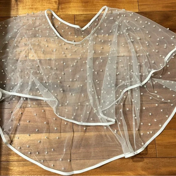 NWT-Elegant White Pearl-Embellished shawl for wedding dress - Picture 3 of 5